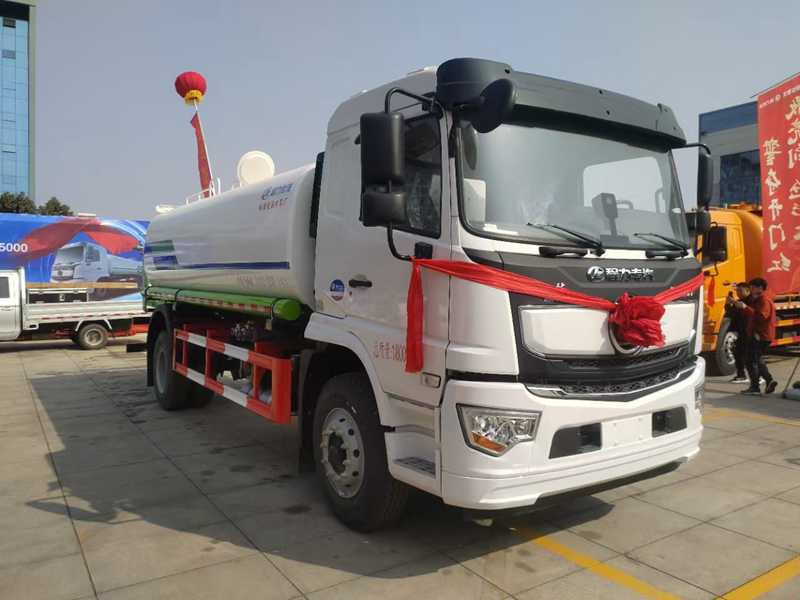 陕汽德龙L5000洒水车（15方）