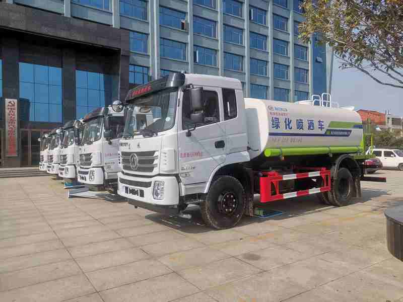 东风K3洒水车（12方）