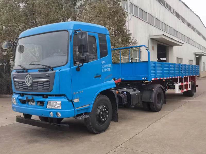 东风天锦半挂教练车