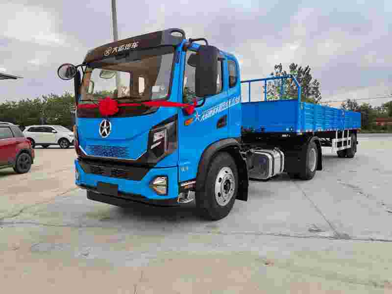 大运运隆半挂教练车